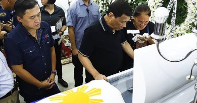 President Duterte Visits Four Cops Killed in Ayungon